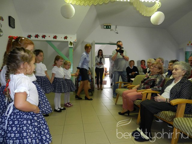 95. születésnapot ünnepeltünk 12